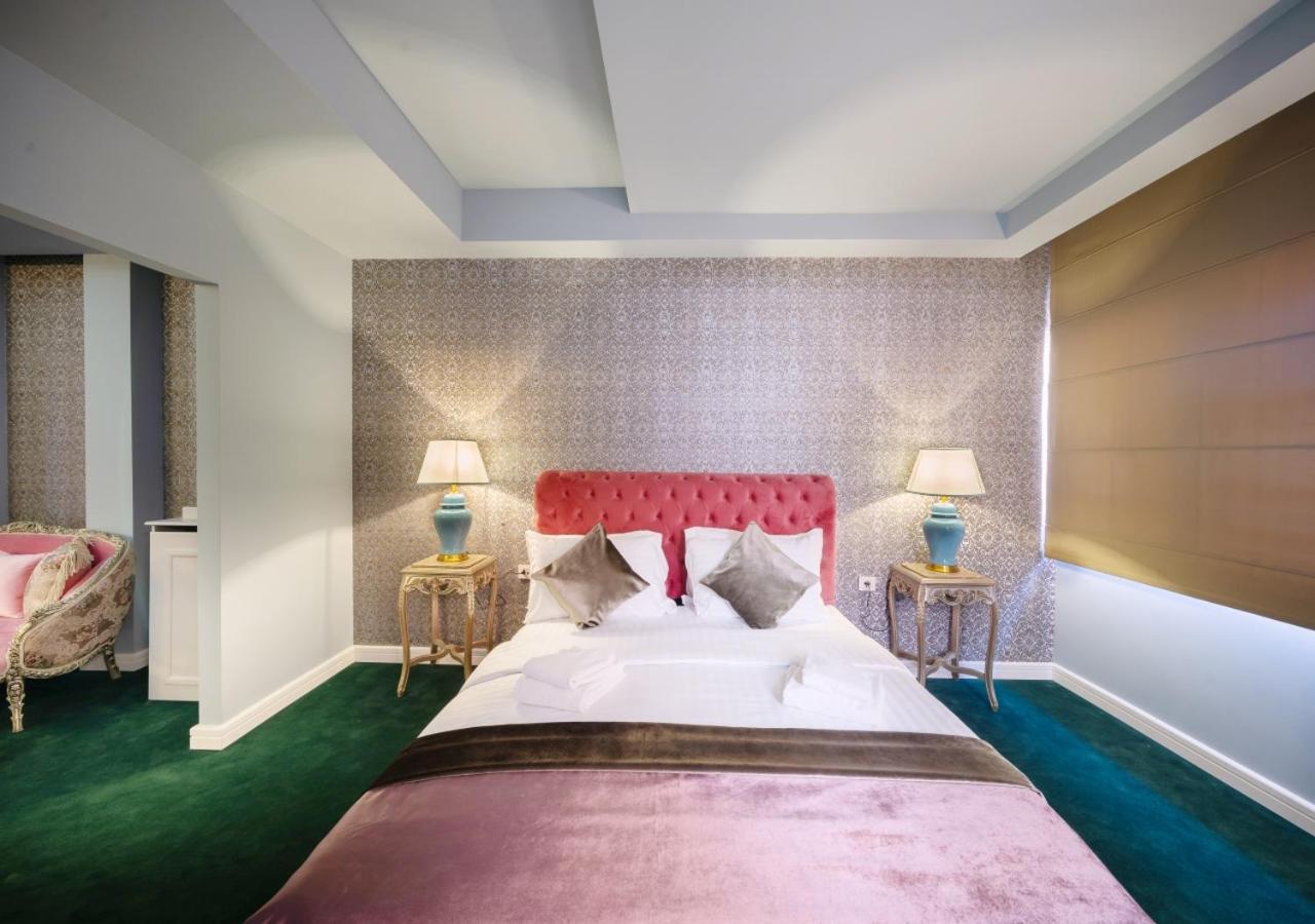 Phoenicia Comfort